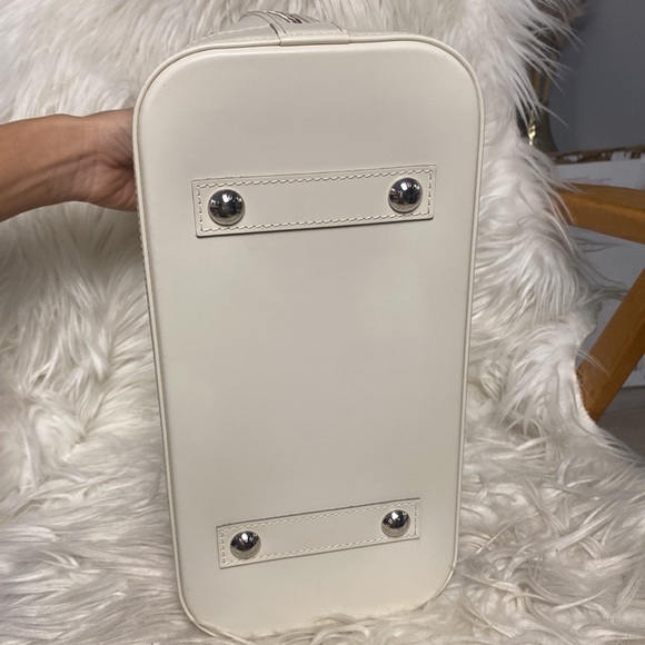 *SOLD**Retail 2570* Louis Vuitton Epi Alma - Picture 6 of 12